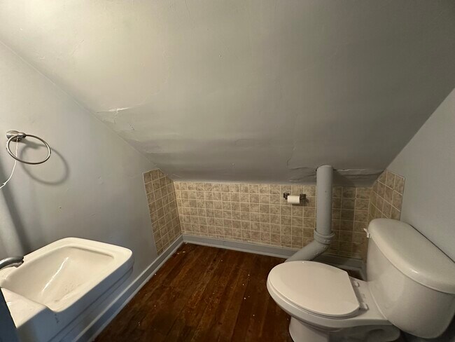 Building Photo - 101 S Buchanan St