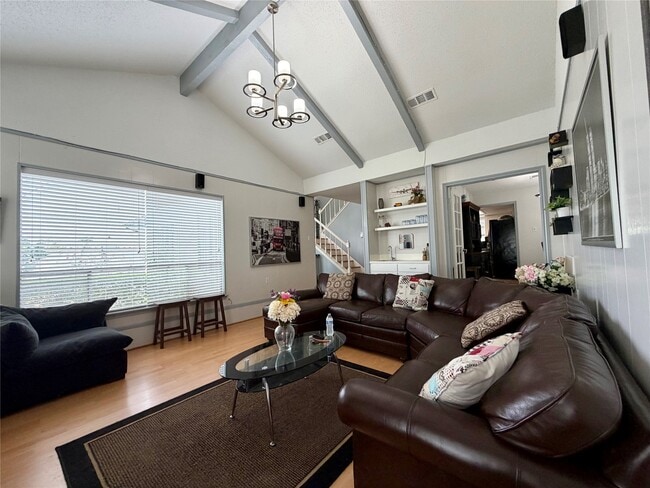 Building Photo - 15111 Chasehill Dr