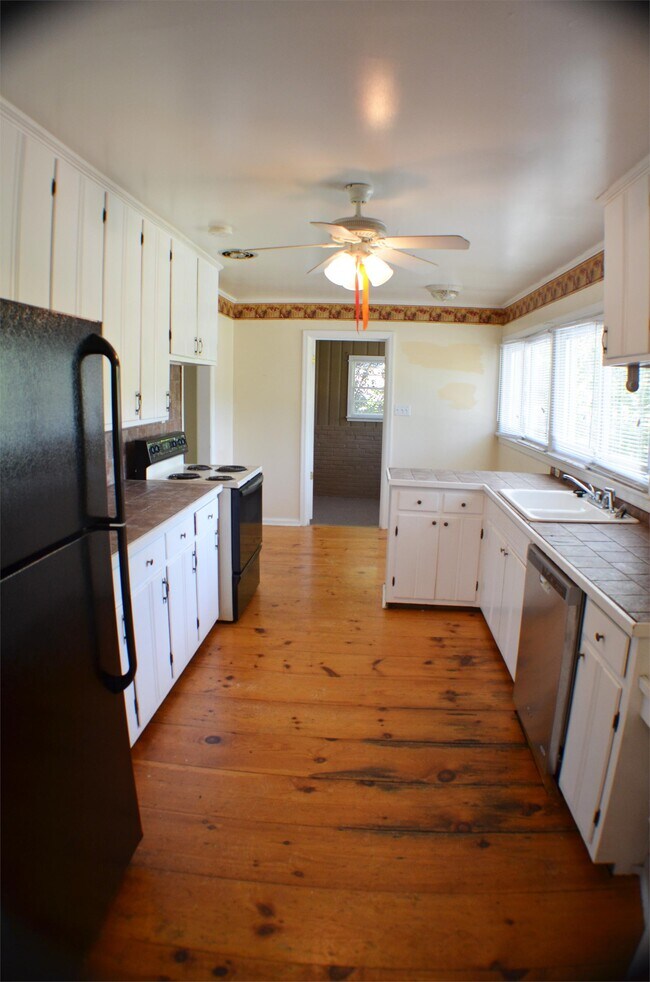 Building Photo - 3462 Biltmore Ave