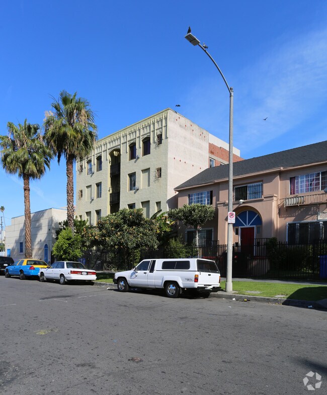 Building Photo - 3071 Leeward Avenue