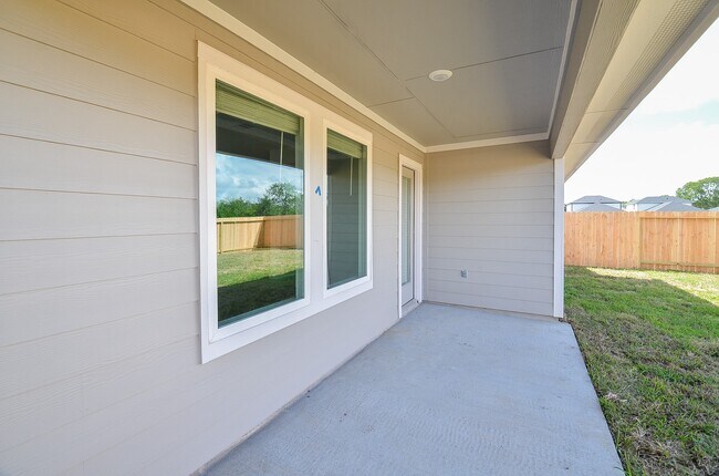 Building Photo - 7831 Sanremo Dr