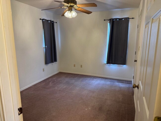 Building Photo - 737 Lago Vista Dr