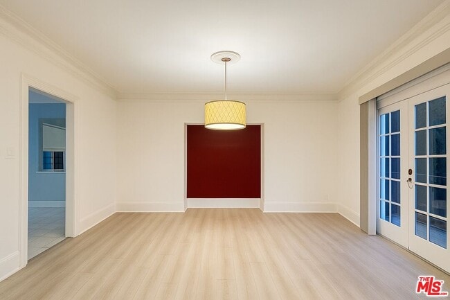 Building Photo - 6551 Franklin Ave