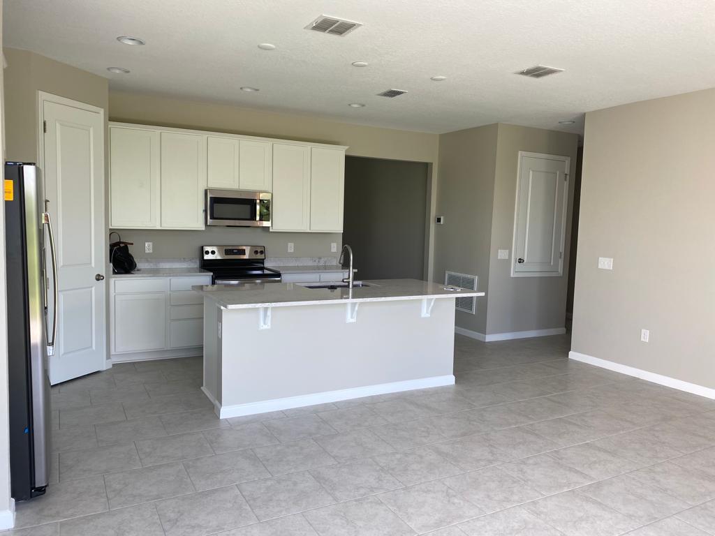 Building Photo - 308 Lake Smart Cir