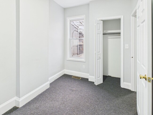 Building Photo - 19 S 45th St
