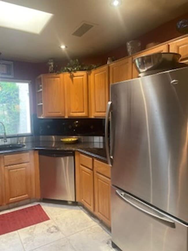 Building Photo - Tucson National Fully Furnished Home on the Golf Course