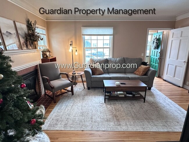 Building Photo - South Minneapolis Single Family Home, Garage, Fenced In Yard, Excellent Condition