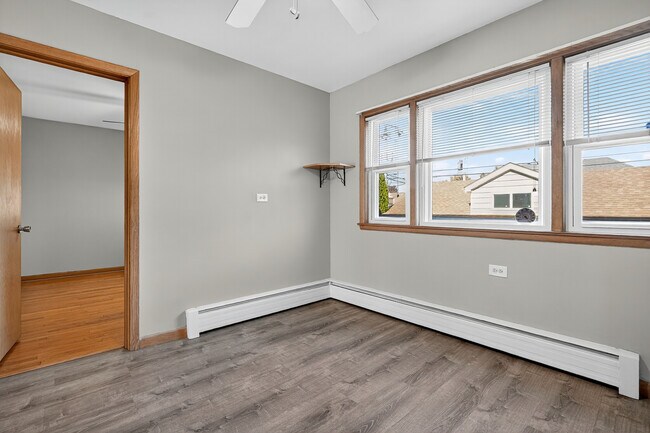 Building Photo - 6408 W Raven St