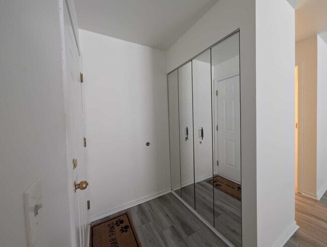 Building Photo - 205 Glasgow Ln