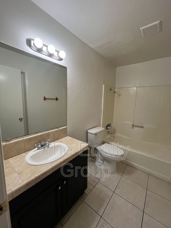 Building Photo - 1307 S Court St