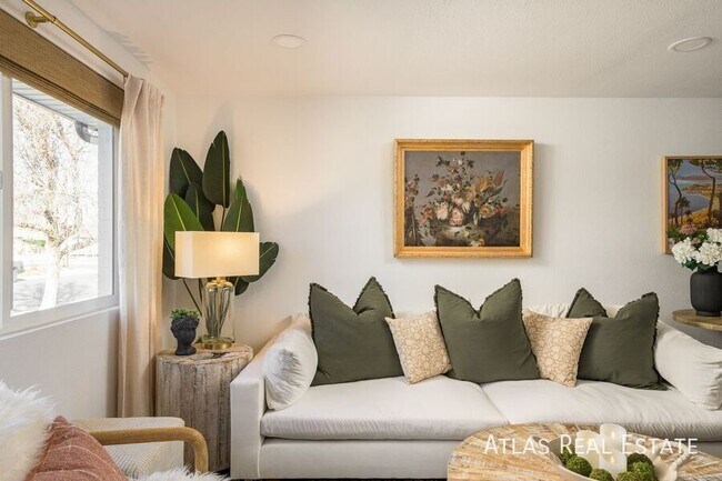 Building Photo - 5210 Quay St