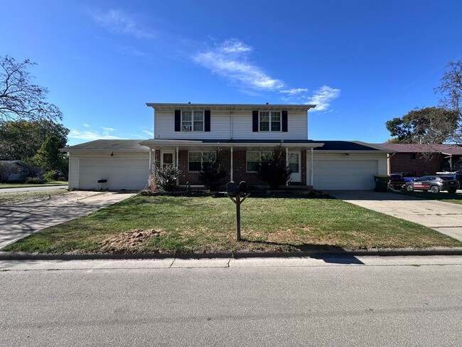 Building Photo - Reserve Street Duplex