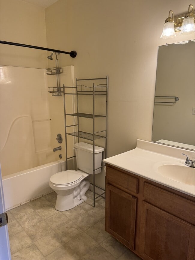 Building Photo - 3109 W Walnut St