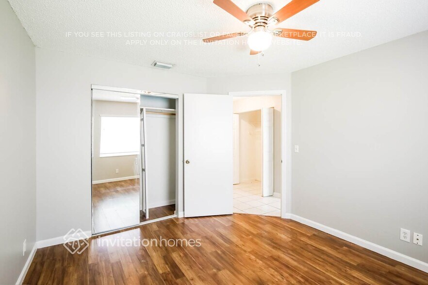 Building Photo - 2542 Country Golf Dr