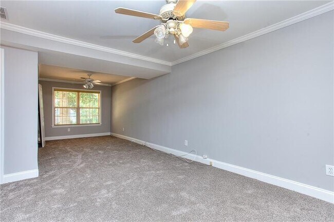 Building Photo - 831 Tanner Dr
