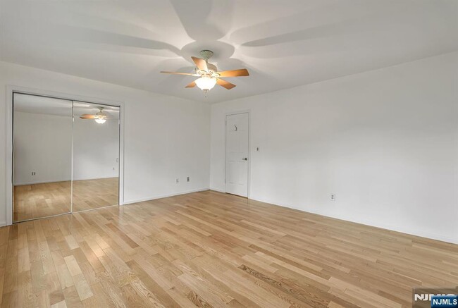 Building Photo - 13 Briarwood Ct