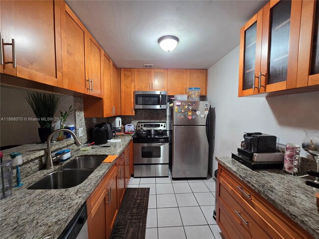 Building Photo - 8530 SW 149th Ave
