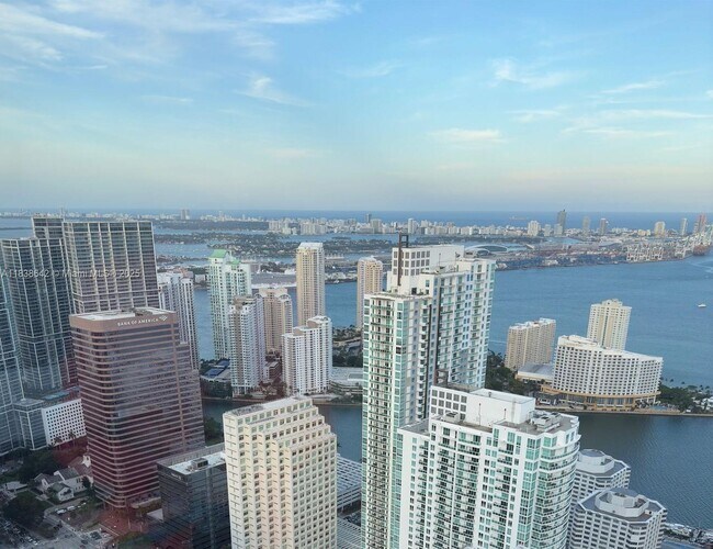Building Photo - 1000 Brickell Plaza