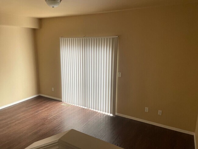 Building Photo - THE PERFECT PATIO SETTING! RESERVE TODAY!!