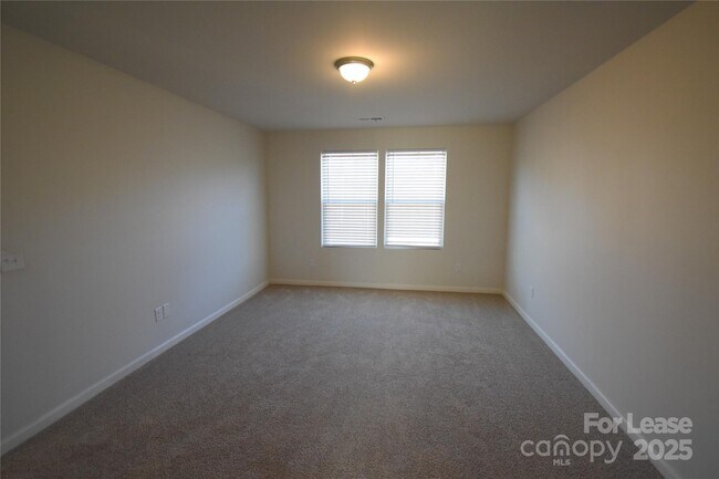 Building Photo - 569 Calvin Sowers Rd