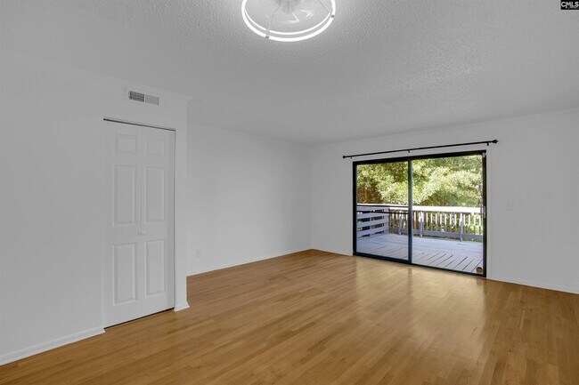 Building Photo - 301 Harbor Heights Dr