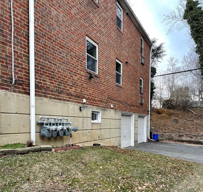 Building Photo - 501 Philmar Ct