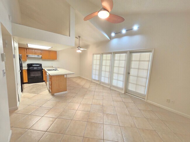 Building Photo - 1 Bed 1 Bath Spacious Apartment