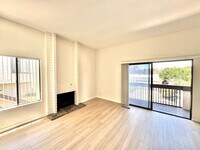 Building Photo - AVAILABLE NOW: BIG College Area Townhome 4bd/2.5ba HUGE garage, AC, pool, W/D