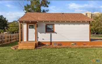 Building Photo - 409 S Saunders St