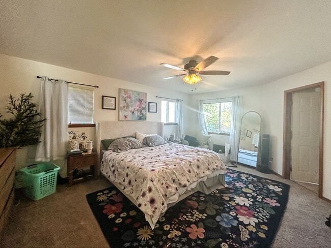 Building Photo - 3BD 2.5BA in LSSD