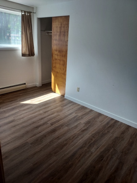 Building Photo - 1427 S Willson Ave