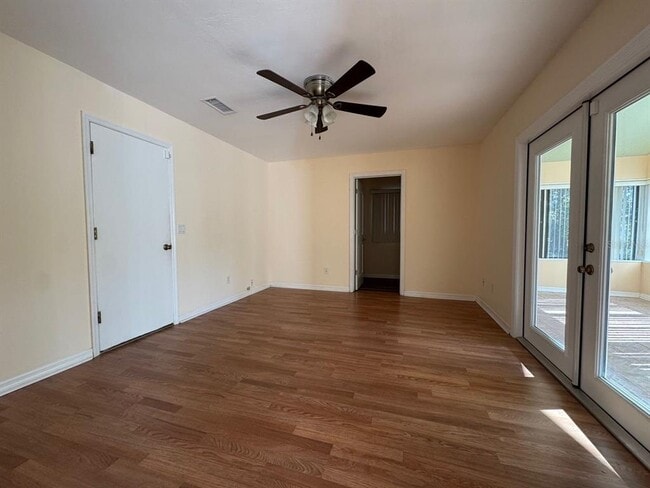 Building Photo - 6139 NW 112th Pl