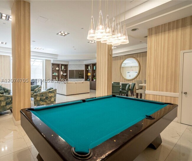 Building Photo - 6917 Collins Ave