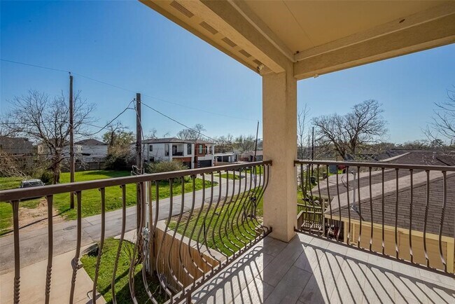 Building Photo - 4307 Hershe St