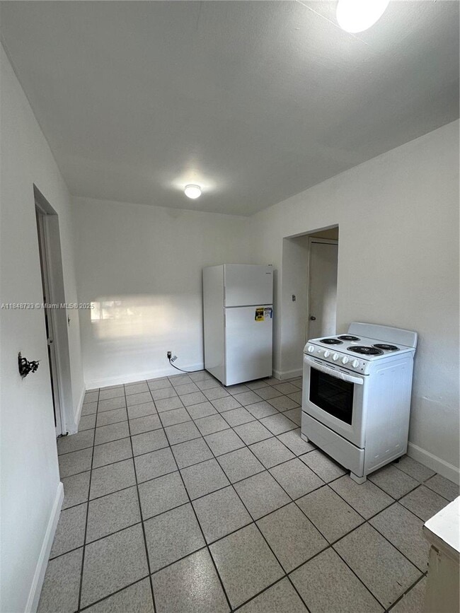 Primary Photo - 1436 NW 39th St