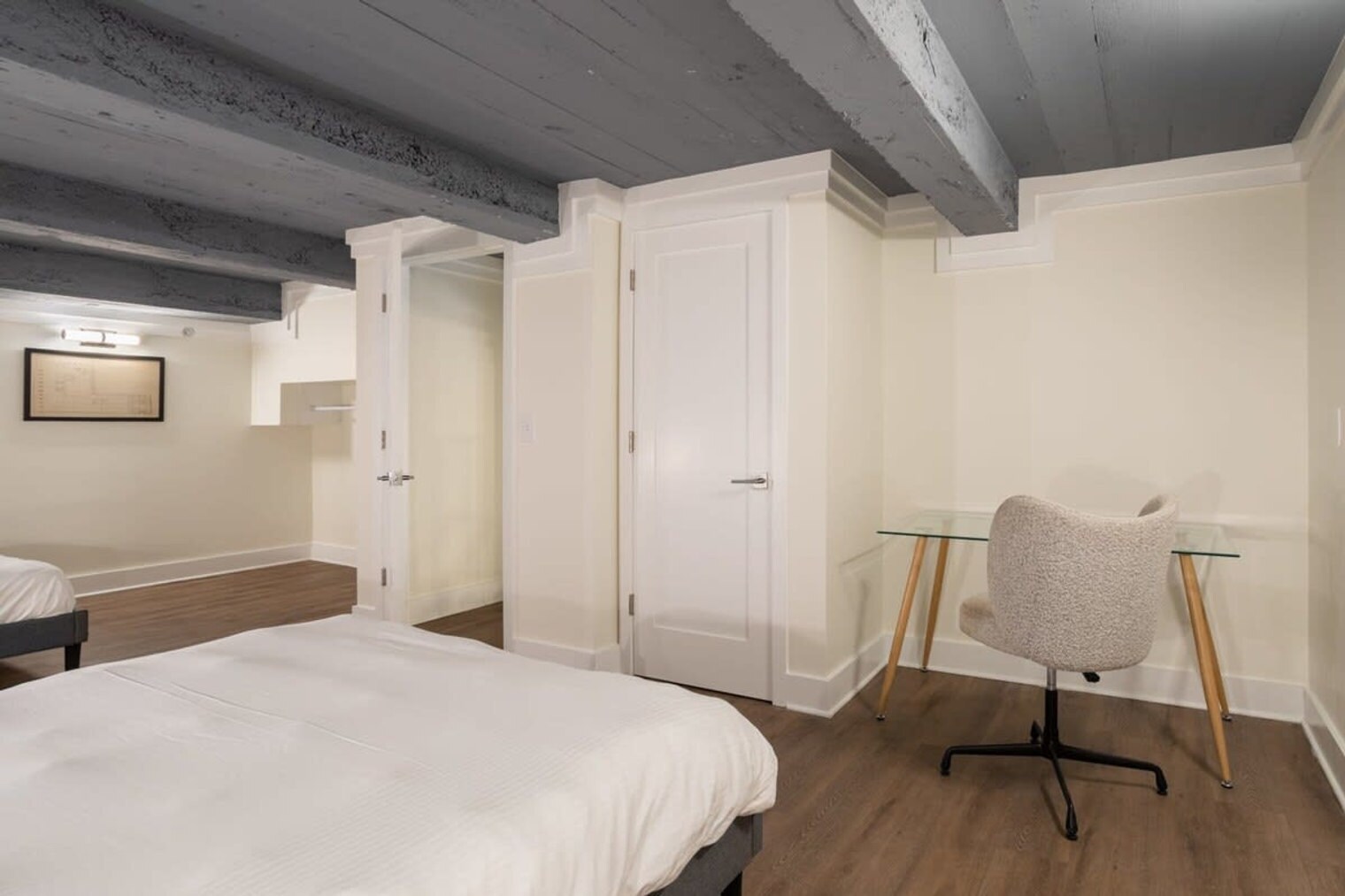 Building Photo - 150S S Independence Mall W