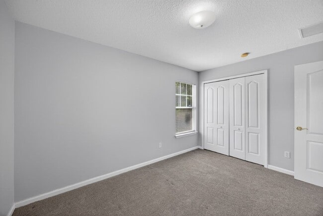 Building Photo - Eagle Harbor Townhome