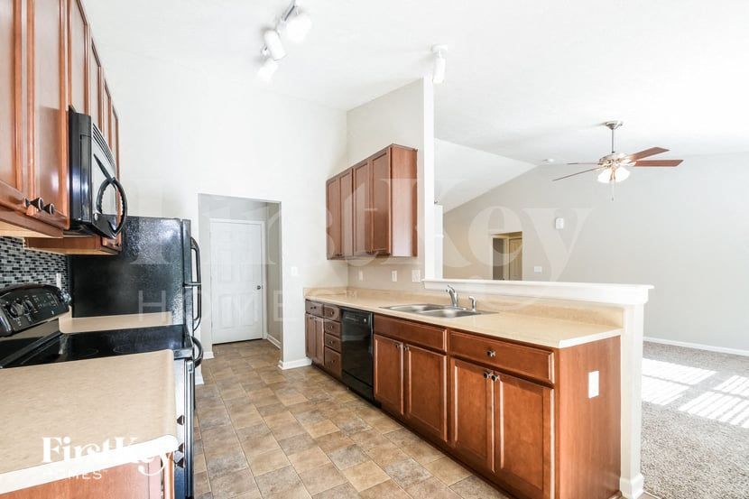 Building Photo - 13826 Zion Ct