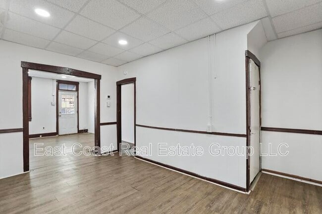 Building Photo - 218 N College St