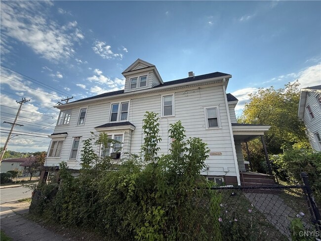 Primary Photo - 1375 Burnet Ave