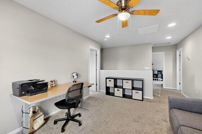 Building Photo - For Rent | Unfurnished Home | 4 Bed / 2.5 Bath | 2 Car Garage | 2-Story | Rio Rancho | Solar