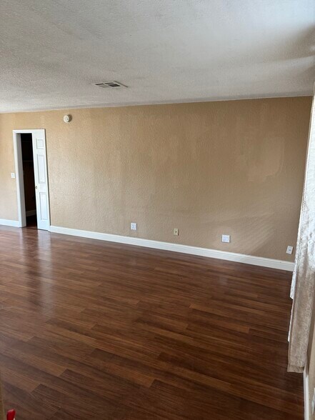 Building Photo - 5116 Rabeneck Way