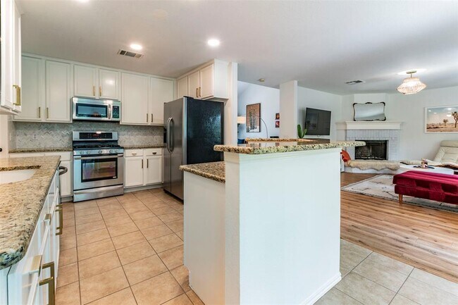 Building Photo - 8112 Siringo Pass