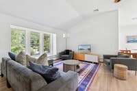 Building Photo - 35 Bayberry Ln