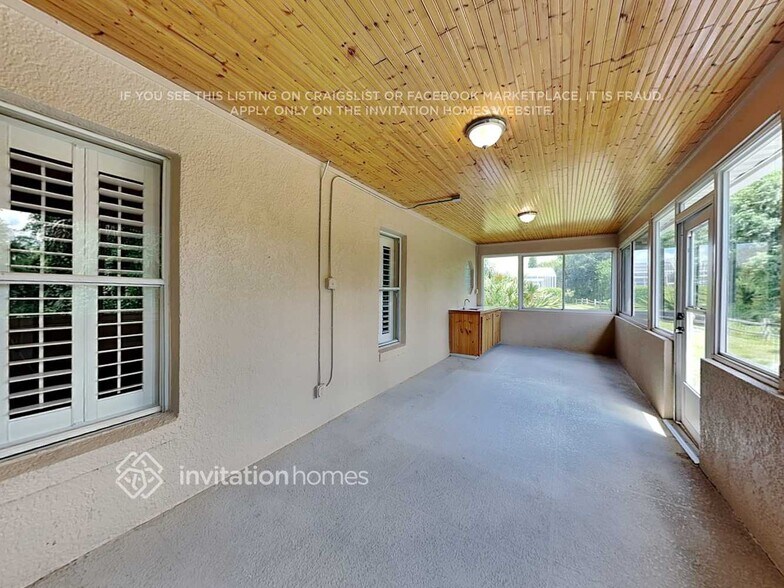 Building Photo - 228 Churchill Dr