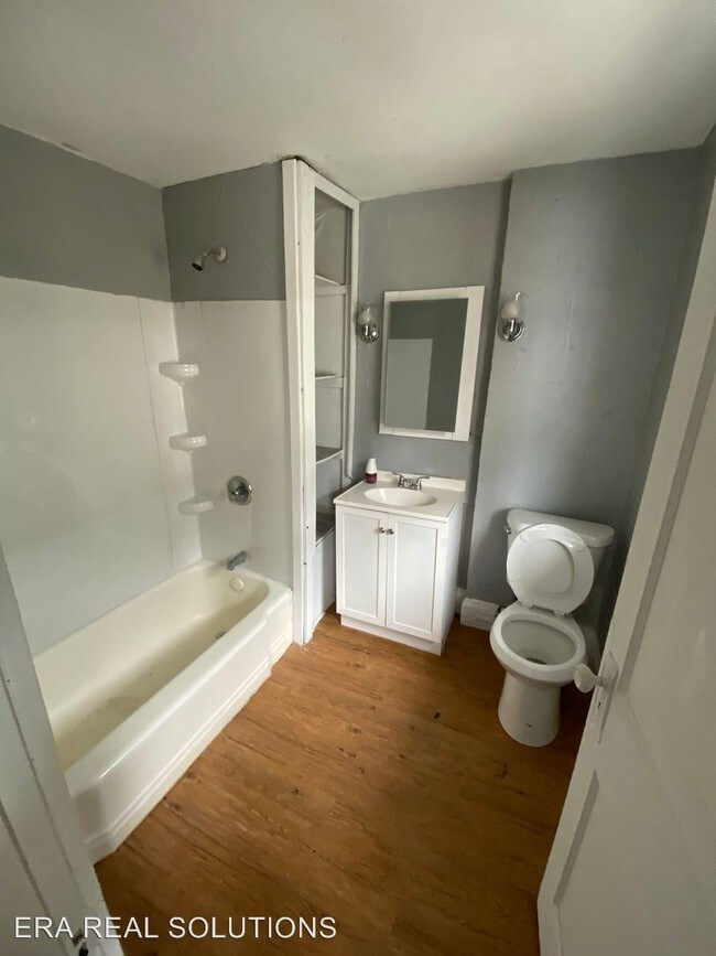 Building Photo - 3 br, 1 bath House - 151 S. Burgess Ave.