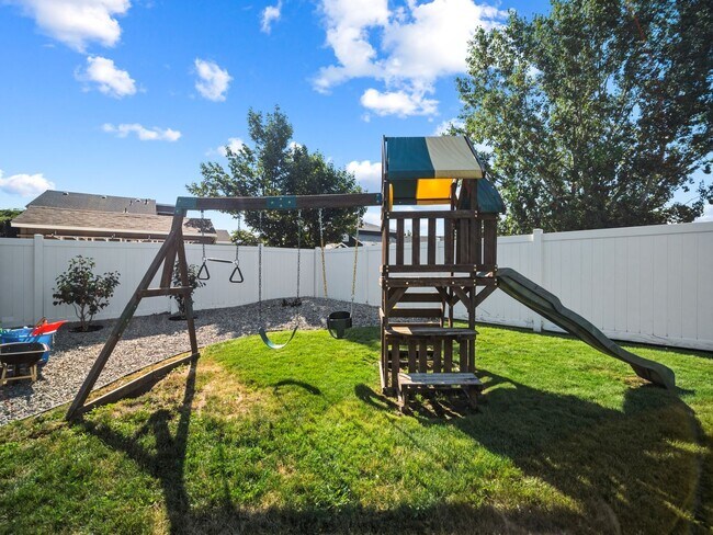 Building Photo - Furnished 3-Bedroom Home in Spokane Valley – Comfortable & Move-In Ready