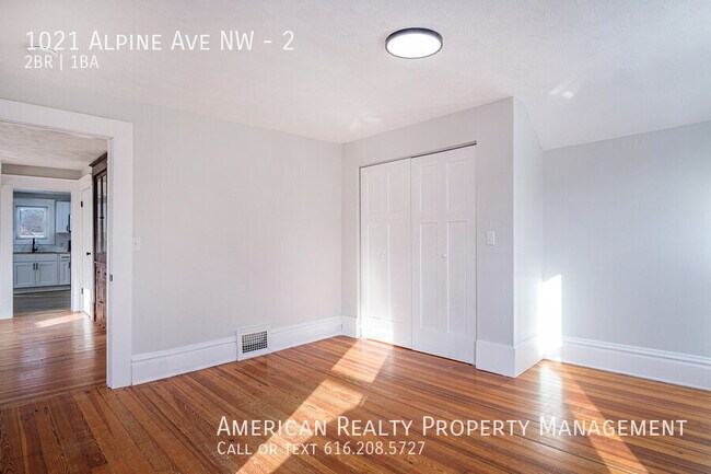 Building Photo - 1021 Alpine Ave NW