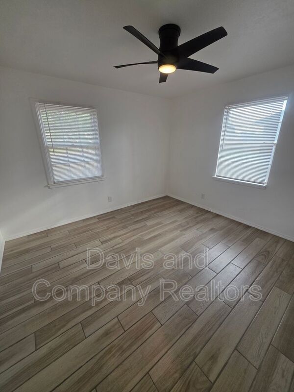 Building Photo - 4307 Harvard Ave