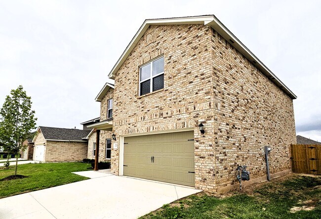 Primary Photo - 1708 Amaranth Ln